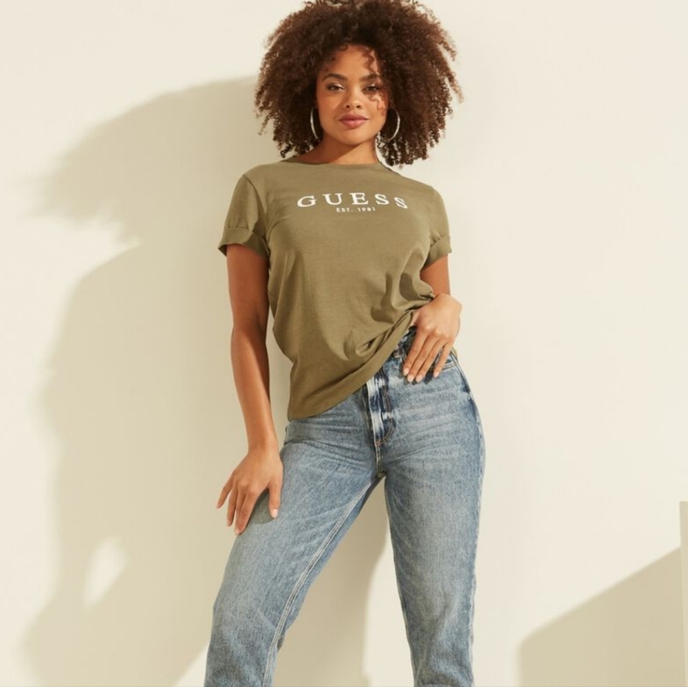 NWT Women's GUESS rolled cuff Logo shirt 100% Organic Cotton Tshirt